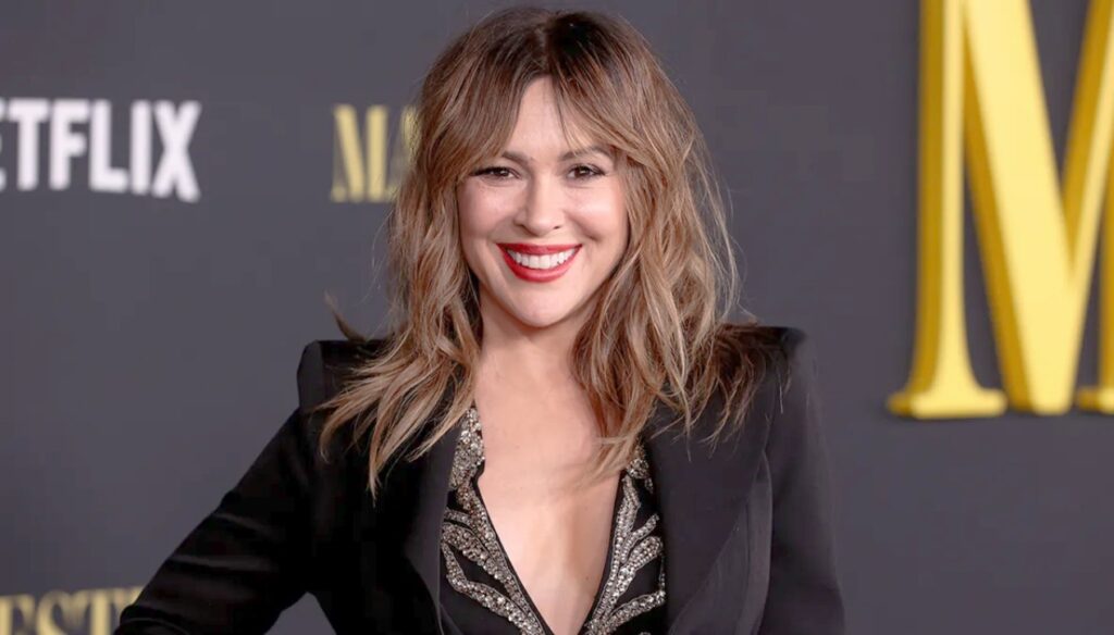 Alyssa Milano black suite