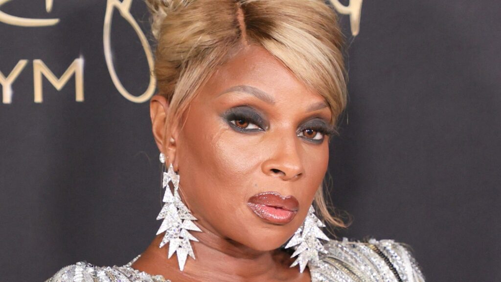 mary j blige Early Life 